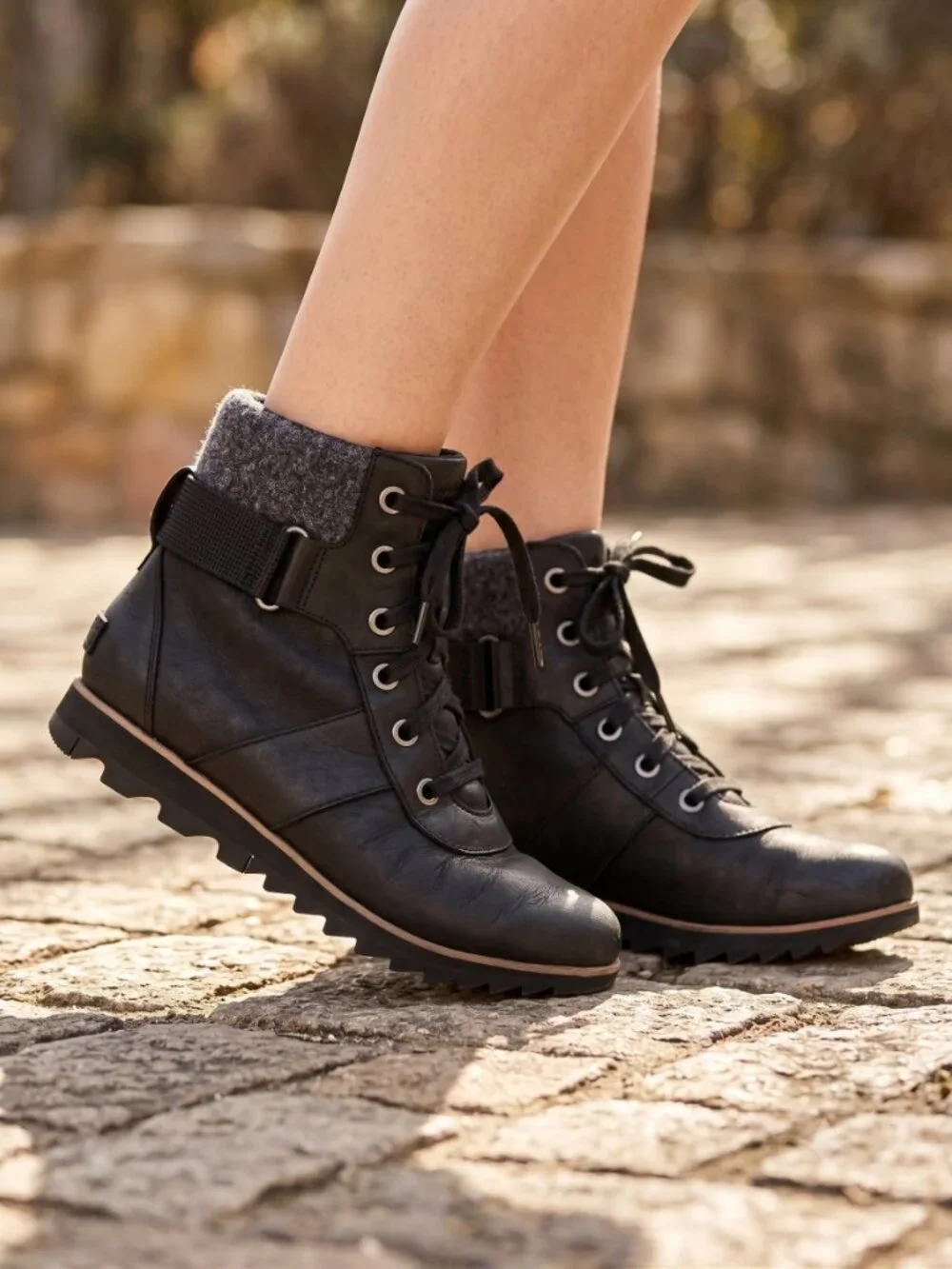 Sorel Harlow Conquest Black Ankle Boots